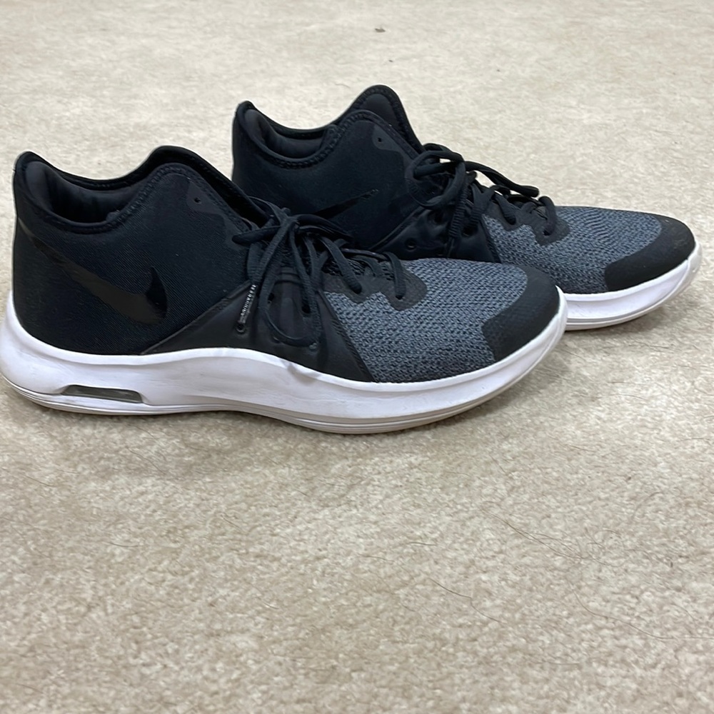 Nike air versitile 3